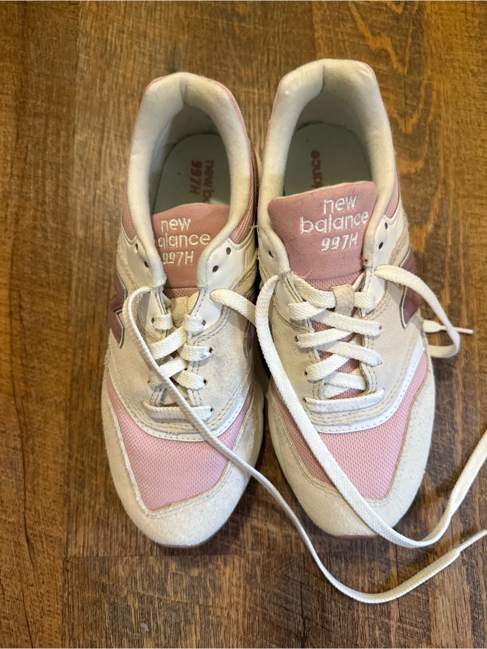 New Balance 997H Cream & Dusty Pink Sneakers Size 6.5